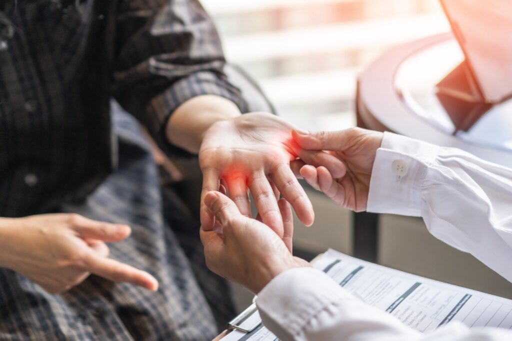 Trigger,Finger,,Locking,Finger,Or,Stenosing,Tenosynovitis,Disorder,With,Painful